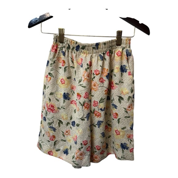 Marisa Canvas Floral High Waist Women's Shorts - Picture 2 of 6